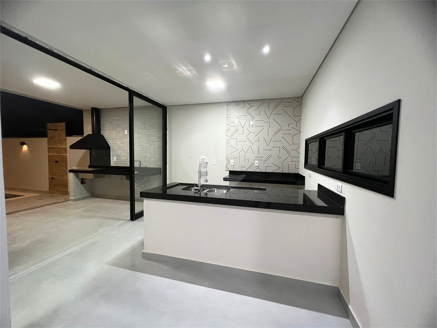 Casa à venda com 3 suítes no condomínio Residencial Mantova, Indaiatuba - SP