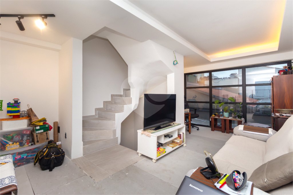 Casa à venda com 2 quartos, sendo 1 suíte, no condomínio Vloft, São Paulo - SP