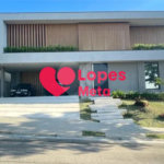 Casa à venda com 4 suítes no condomínio Colinas do Paratehy (norte), São José dos Campos - SP