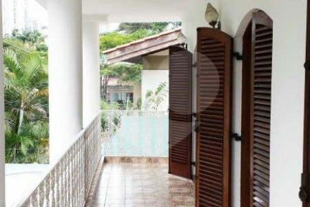 Sobrado à venda com 3 quartos, sendo 2 suítes, em Jardim Marajoara, São Paulo, SP