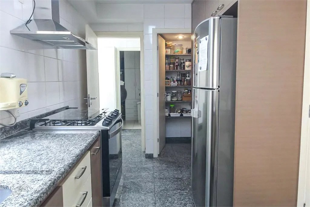 Apartamento à venda com 3 suítes em Real Parque, São Paulo, SP