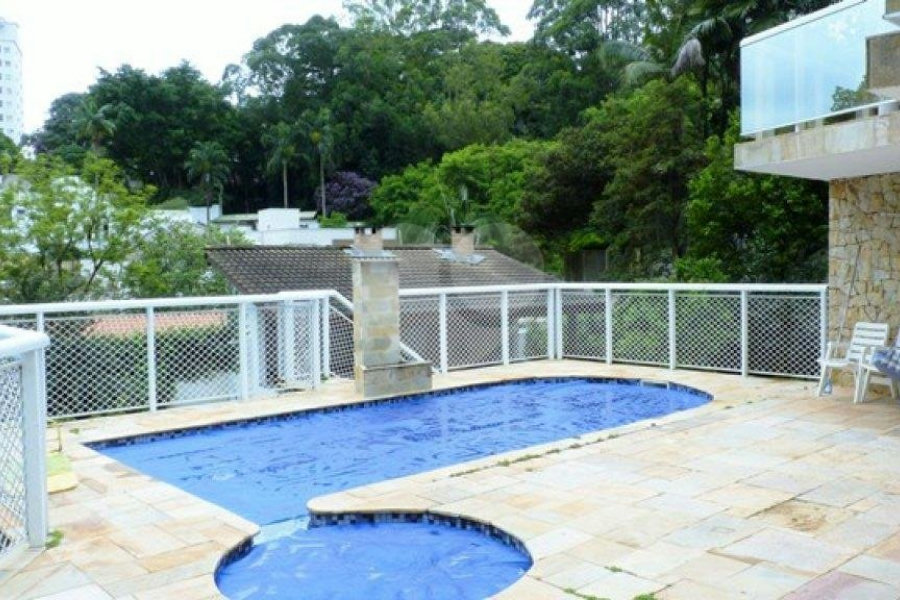 Sobrado à venda com 4 quartos, sendo 3 suítes, em Tremembé, São Paulo, SP
