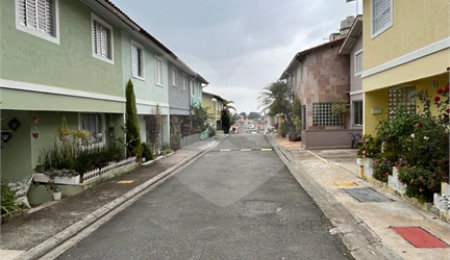 Casa à venda com 3 quartos no condomínio Vila Cantareira, São Paulo - SP