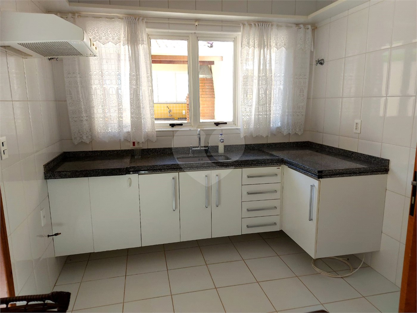 Casa charmosa e elegante localizada no deslumbrante Condomínio Villagio Capriccio Louveira SP