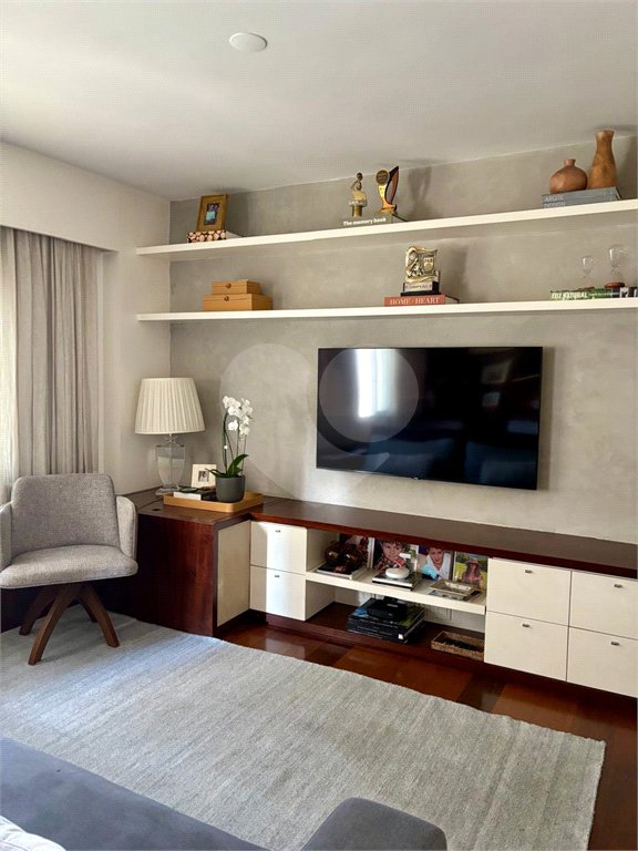 Apartamento à venda com 3 quartos, sendo 1 suíte, em Cerqueira César, São Paulo, SP