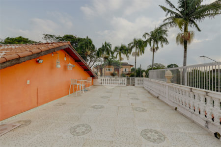 Casa Térrea à venda com 4 quartos, sendo 3 suítes, em Interlagos, São Paulo, SP