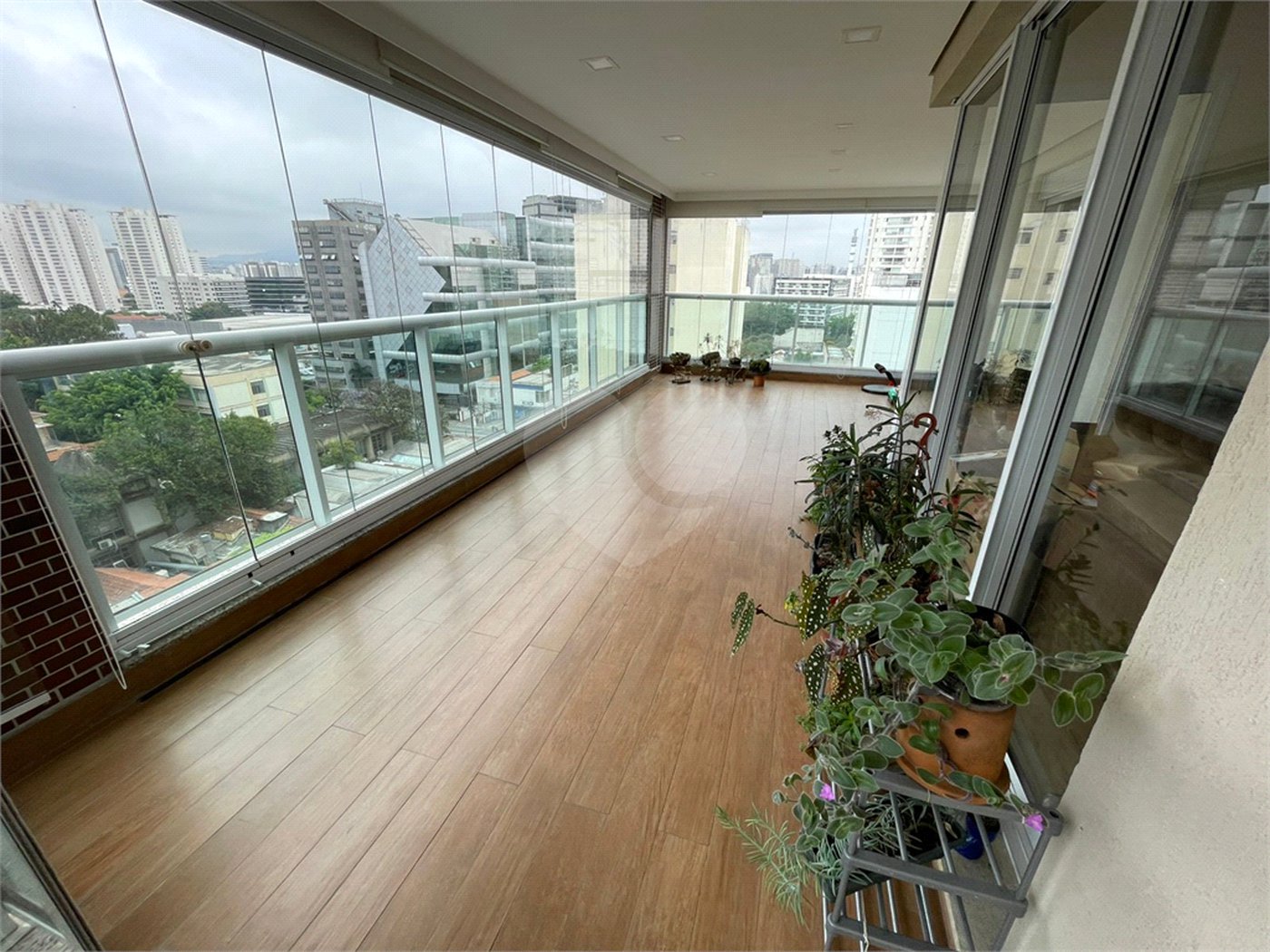 Apartamento à venda com 4 quartos, sendo 3 suítes, em Perdizes, São Paulo, SP
