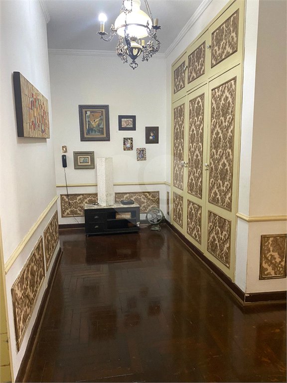 Apartamento à venda com 3 quartos, sendo 1 suíte,  em República, São Paulo, SP