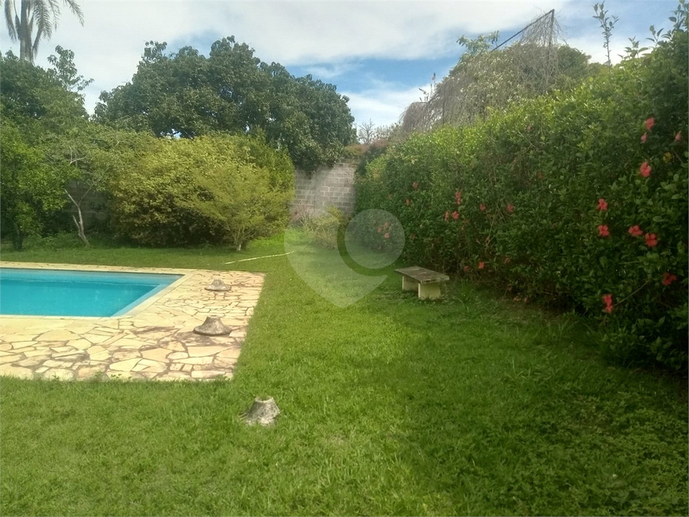 Casa à venda com 4 quartos, sendo 1 suíte,  no condomínio Village da Serra, Araçoiaba da Serra - SP