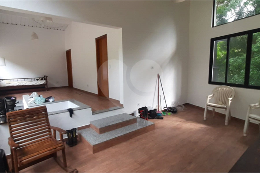 Casa à venda com 1 suíte no condomínio Associação Reserva das Hortênsias, Mairiporã - SP