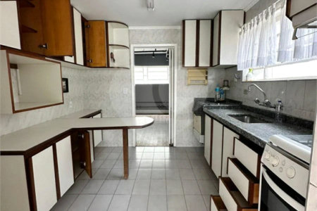 Casa à venda com 4 quartos, sendo 1 suíte, em Vila Oliveira, Mogi das Cruzes, SP