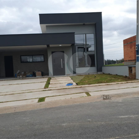 Casa à venda com 3 quartos, sendo 1 suíte, no condomínio Residencial Evidências, Indaiatuba - SP