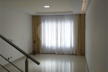 Sobrado à venda com 3 quartos, sendo 1 suíte, em Vila Pita, São Paulo, SP