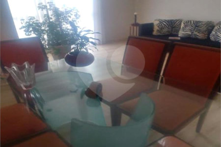 Apartamento à venda com 3 quartos, sendo 1 suíte,  em Cambuci, São Paulo, SP