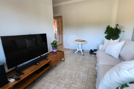 Casa à venda com 4 quartos, sendo 2 suítes, no condomínio Residencial Jardim Primavera, Louveira - SP