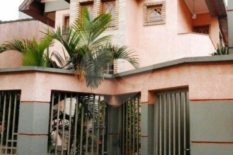 Sobrado à venda com 3 suítes em Tremembé, São Paulo, SP