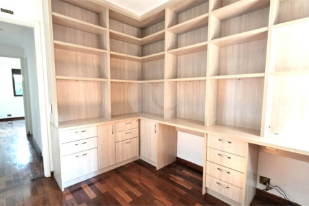 Apartamento para alugar com 3 quartos, sendo 1 suíte, em Alto da Boa Vista, São Paulo, SP