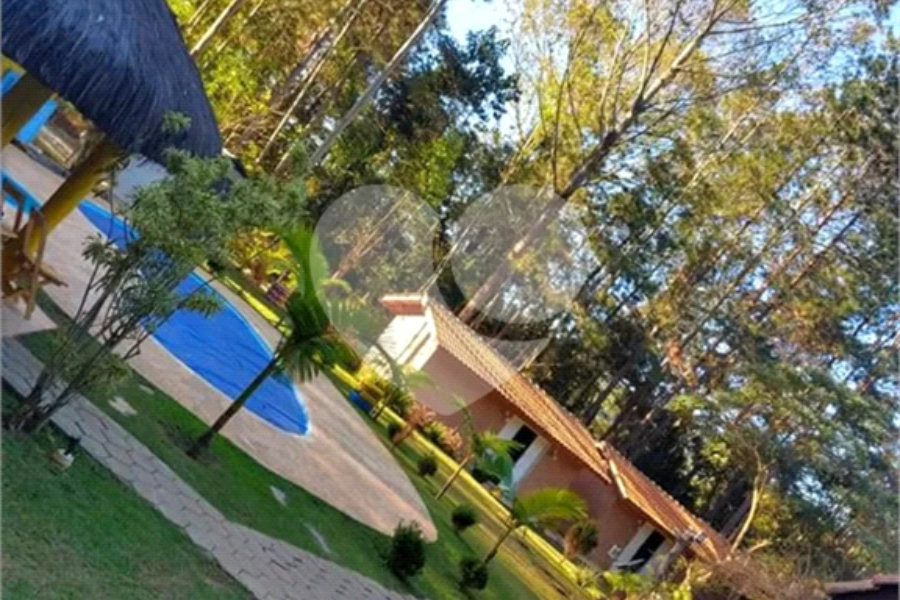 Casa à venda com 6 quartos, sendo 5 suítes,  no condomínio Cinco Lagos, Mairiporã - SP