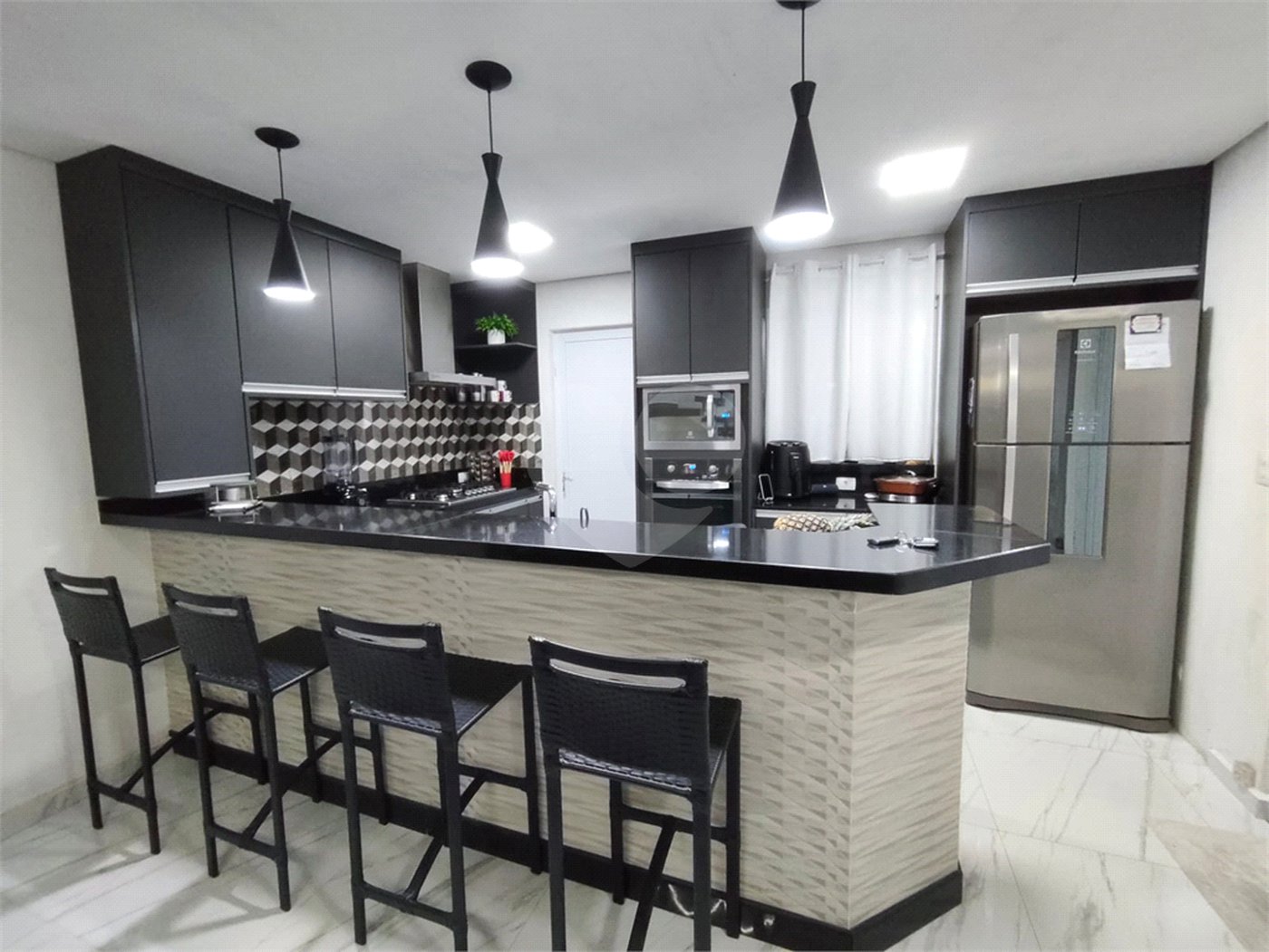Casa à venda com 3 quartos, sendo 1 suíte,  em Residencial Colinas, Mogi das Cruzes, SP