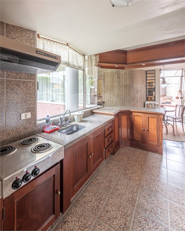 Casa Térrea à venda com 7 quartos, sendo 1 suíte, em Santana, São Paulo, SP