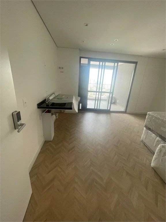 Apartamento à venda ou para alugar com 2 suítes em Jardim das Acácias, São Paulo, SP