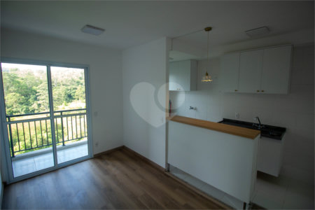 Apartamento para alugar com 2 quartos, sendo 1 suíte, em Chácaras Manão, Mairinque, SP