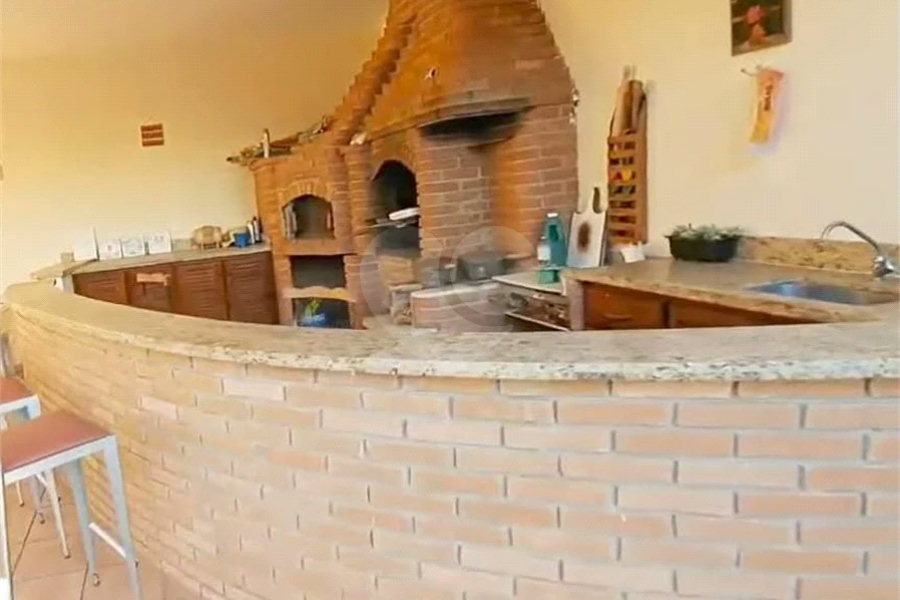 Belíssima casa com 04 dormitórios em Itanhaém