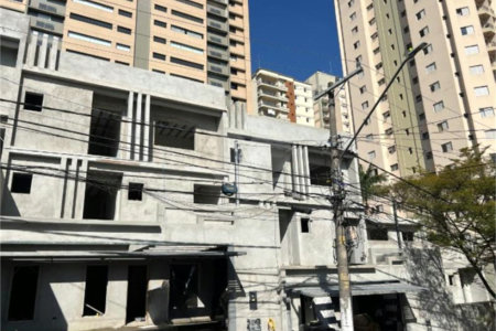 Sobrado à venda com 3 suítes em Santa Teresinha, São Paulo, SP