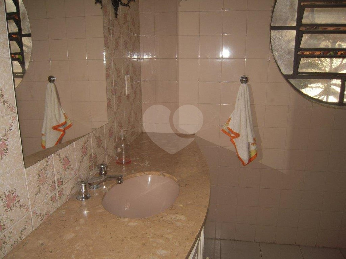 Casa térrea, impecável!
