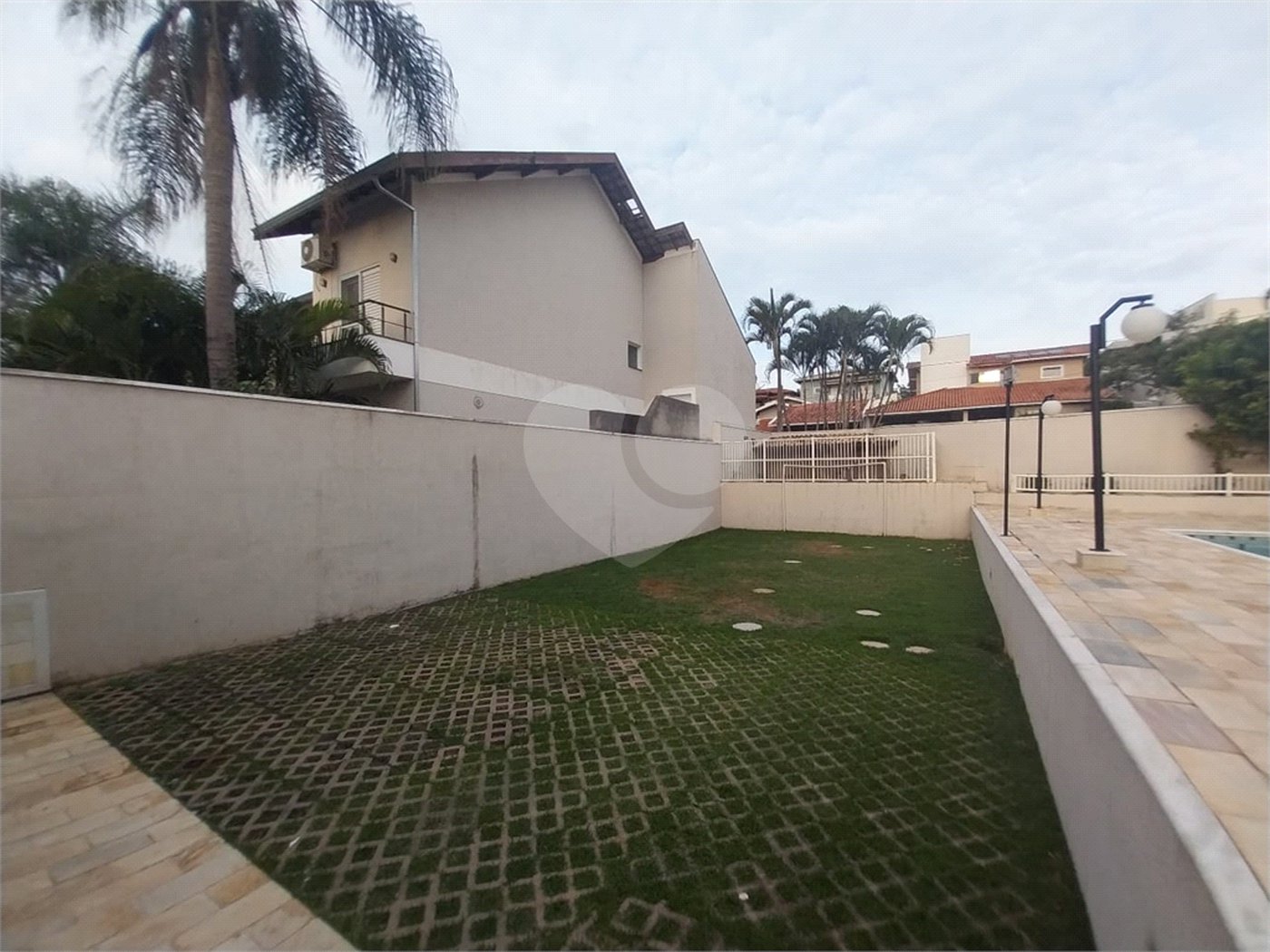 Casa Térrea Disponível para Locação e Venda no Condomínio Vilaggio Capriccio