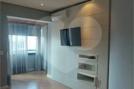 Apartamento à venda no Campo Belo de 245m² com 3 suítes e 3 vagas