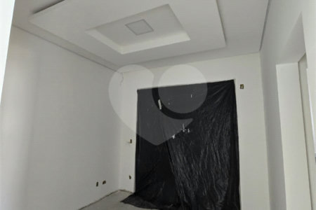 Casa à venda com 4 quartos, sendo 3 suítes, no condomínio Alphaville Nova Esplanada 4, Votorantim - SP