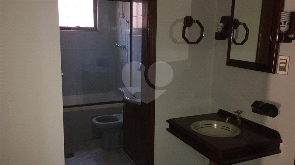 Sobrado à venda com 6 quartos, sendo 3 suítes, em Jardim Refúgio, Sorocaba, SP