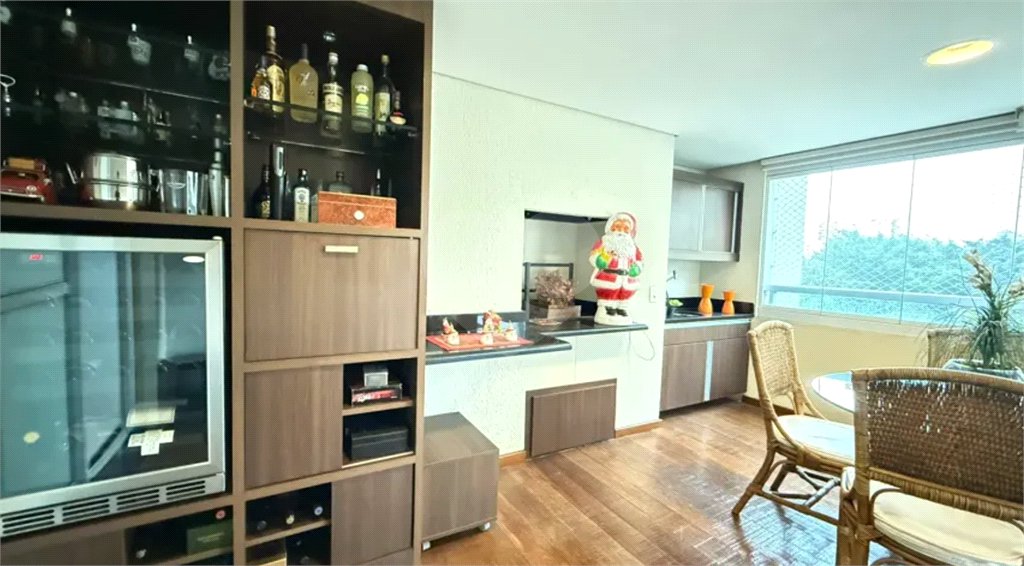 Apartamento à venda com 4 quartos, sendo 3 suítes,  em Campo Belo, São Paulo, SP