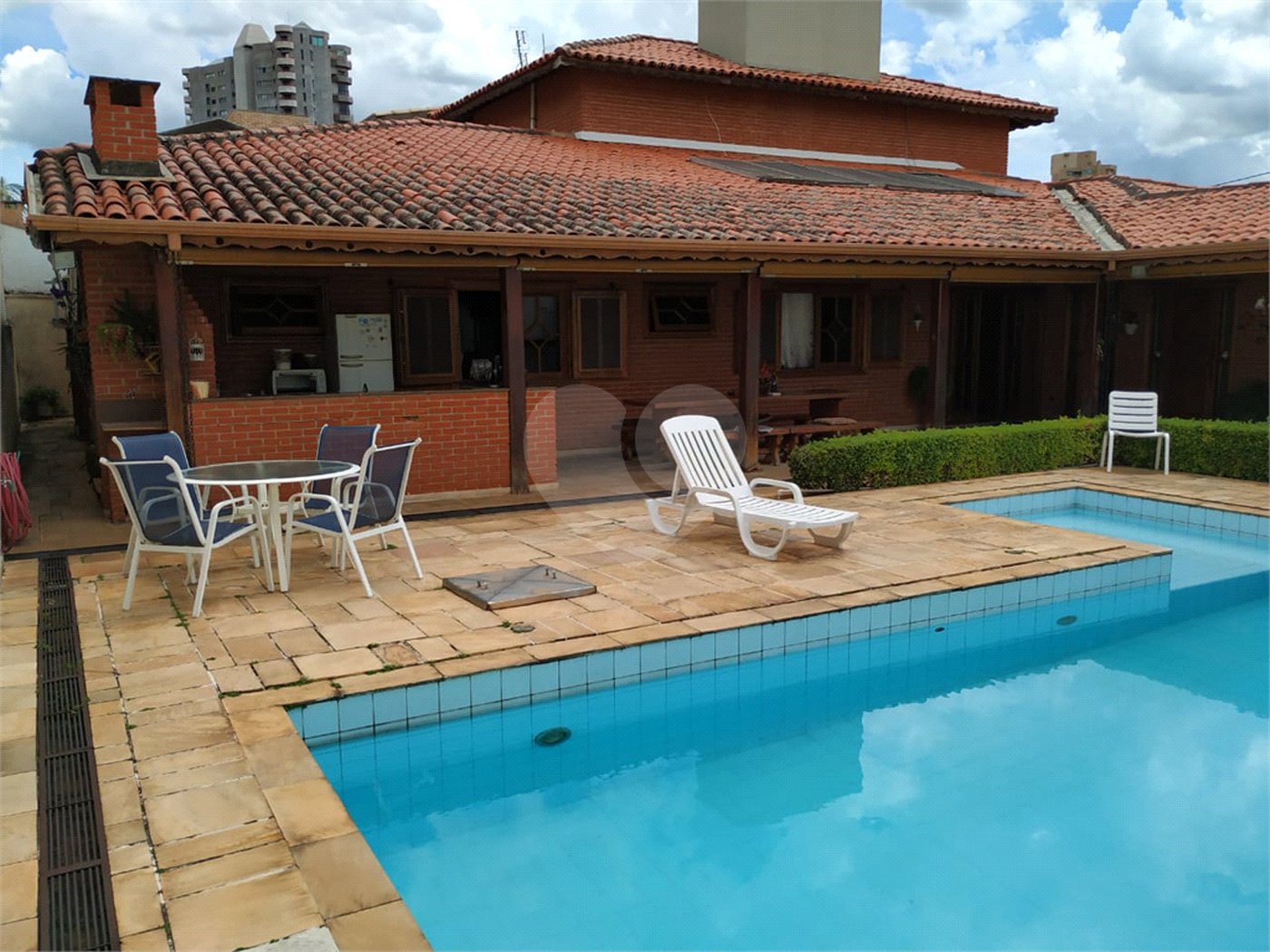 Casa à venda com 5 quartos, sendo 3 suítes,  no condomínio Portella, Itu - SP
