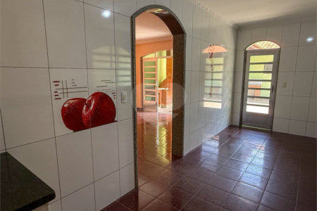 Sobrado à venda com 3 quartos, sendo 1 suíte, em Cidade Líder, São Paulo, SP