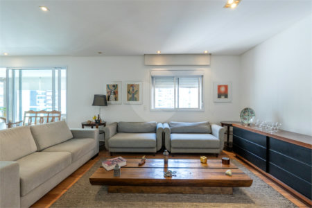 Apartamento à venda com 3 suítes em Campo Belo, São Paulo, SP