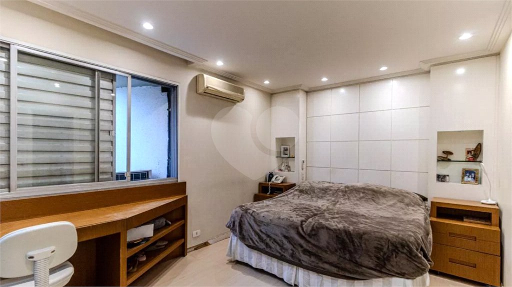 Apartamento à venda com 3 quartos, sendo 1 suíte,  em Higienópolis, São Paulo, SP