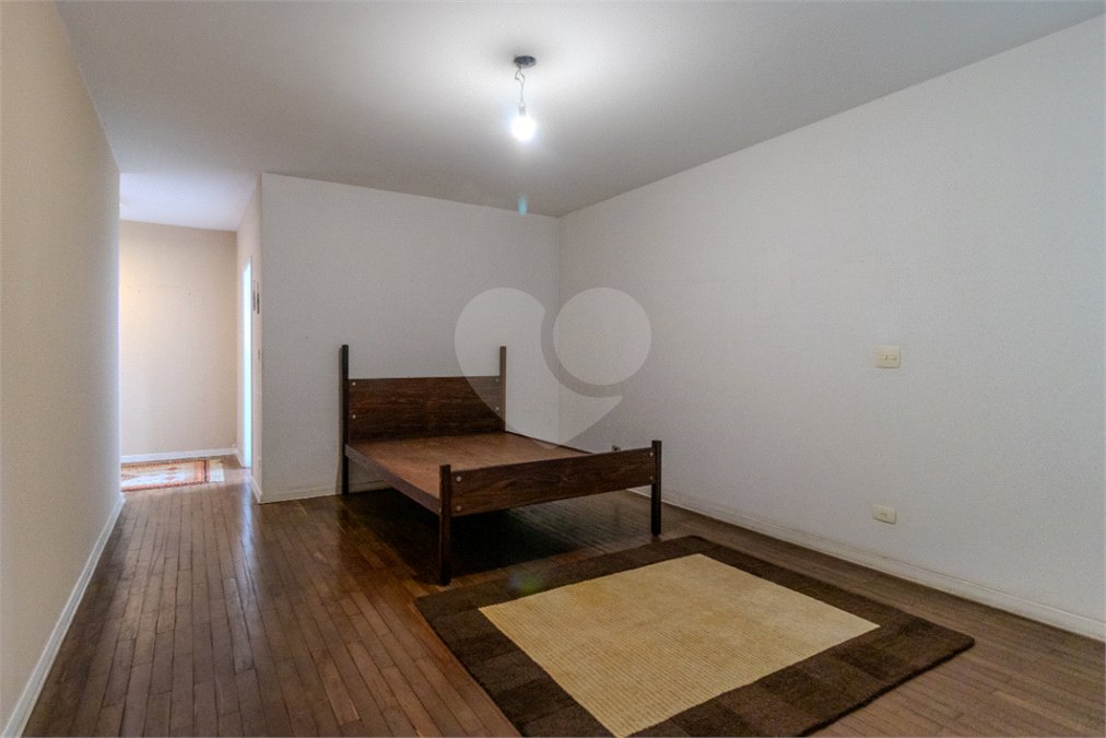Casa Térrea à venda com 4 quartos, sendo 1 suíte, em Brooklin, São Paulo, SP