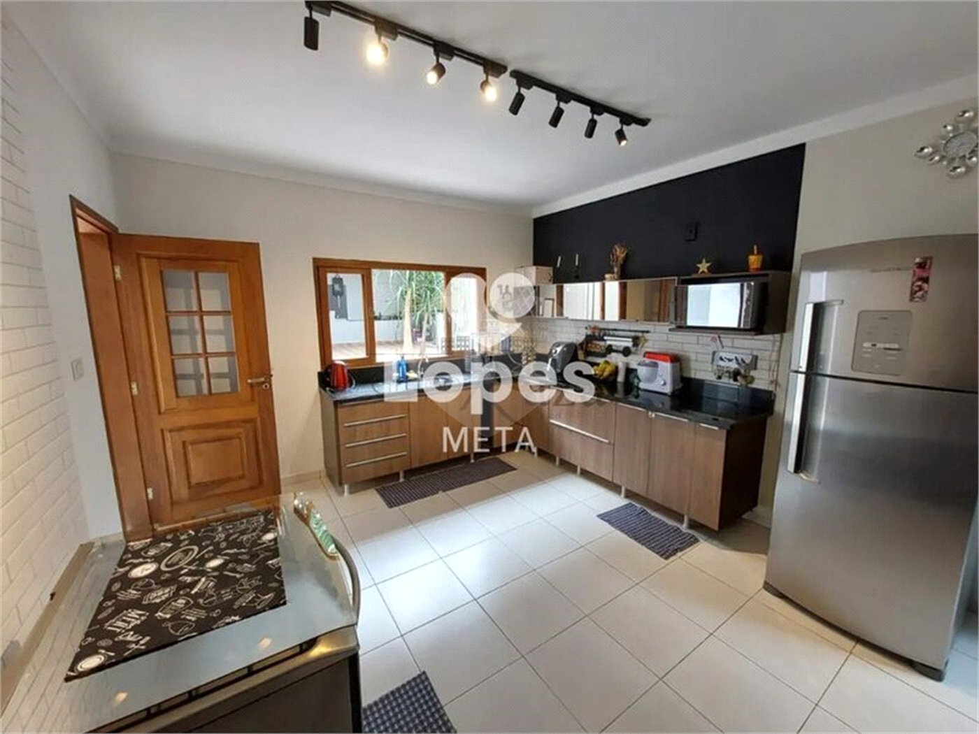 Casa à venda com 3 quartos, sendo 1 suíte,  no condomínio Loteamento Vila Branca, Jacareí - SP