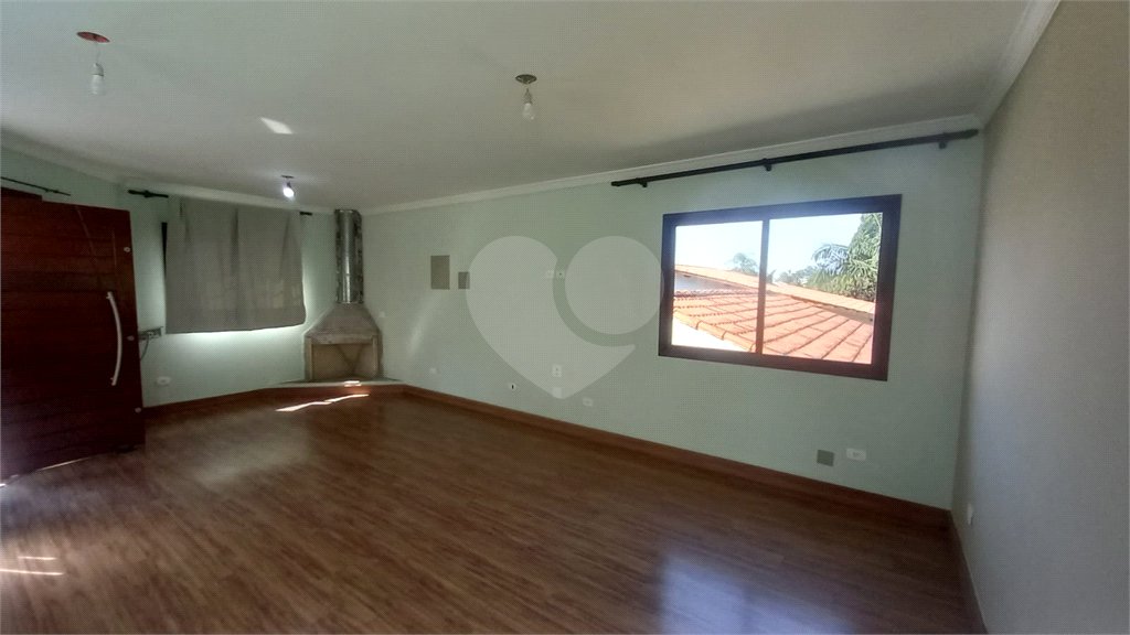 Sobrado à venda com 4 quartos, sendo 2 suítes, em Tremembé, São Paulo, SP