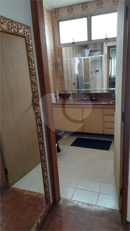 Casa à venda com 7 quartos, sendo 2 suítes, em Jardim Londrina, São Paulo, SP