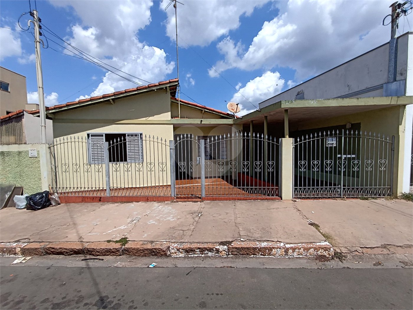 Casa à venda com 2 quartos no Centro, Itapetininga, SP