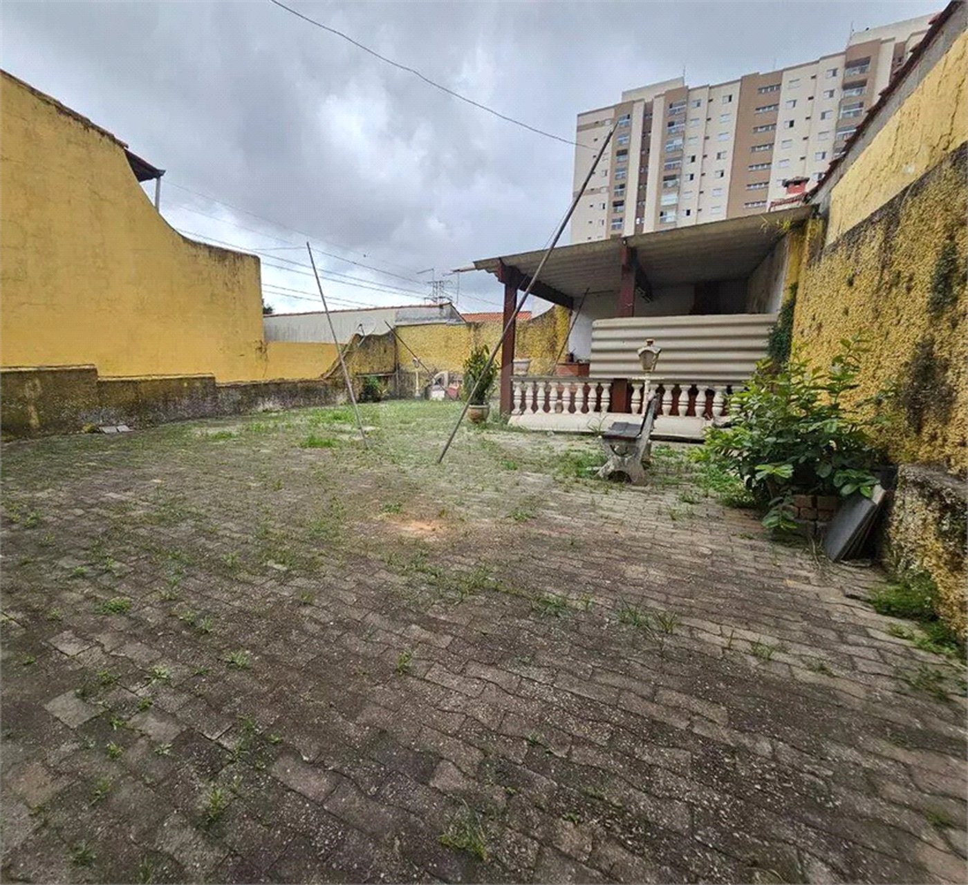 Casa Térrea à venda com 3 quartos, sendo 1 suíte, no Centro, Poá, SP