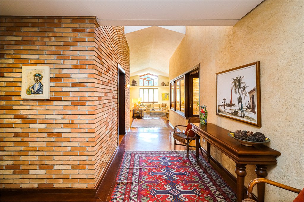 Casa à venda com 4 quartos, sendo 2 suítes, em Jardim Cordeiro, São Paulo, SP