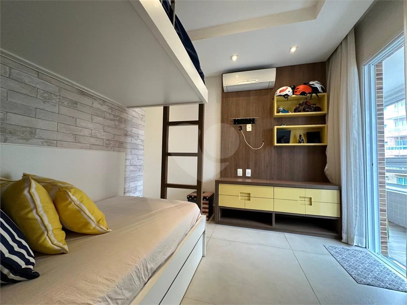 Apartamento à venda com 3 quartos, sendo 2 suítes,  em Riviera de São Lourenço, Bertioga, SP