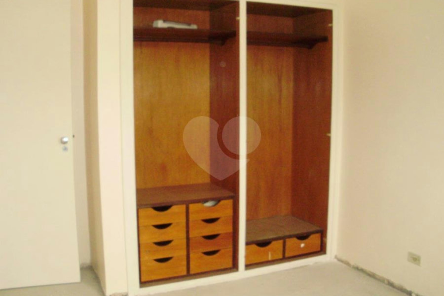 Sobrado à venda com 3 quartos, sendo 1 suíte, em Horto, São Paulo, SP
