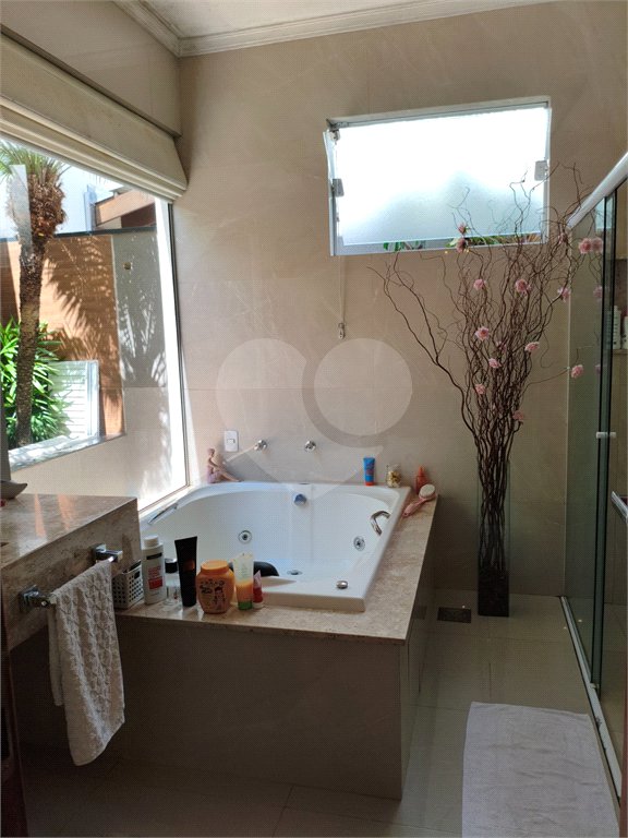Casa à venda com 3 suítes em Carmo, Araraquara, SP