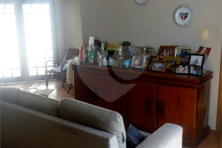 Casa Térrea à venda com 3 quartos, sendo 1 suíte,  em Jardim Prudência, São Paulo, SP