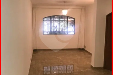 Sobrado à venda com 3 quartos, sendo 1 suíte, em Ferreira, São Paulo, SP
